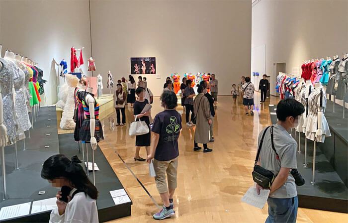 Perfume（パフューム）衣装展2023「コスチューム ミュージアム」 in 神戸の混雑具合